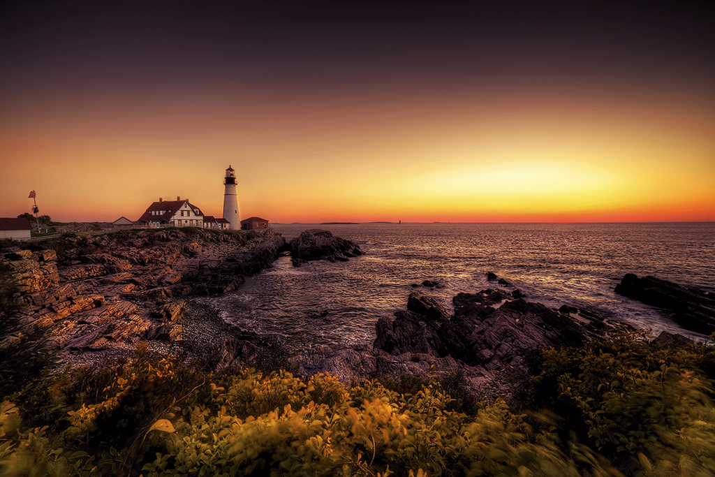 Photo: by Robert du Bois. Sunrise at Portland Head Lighthouse, in Maine.