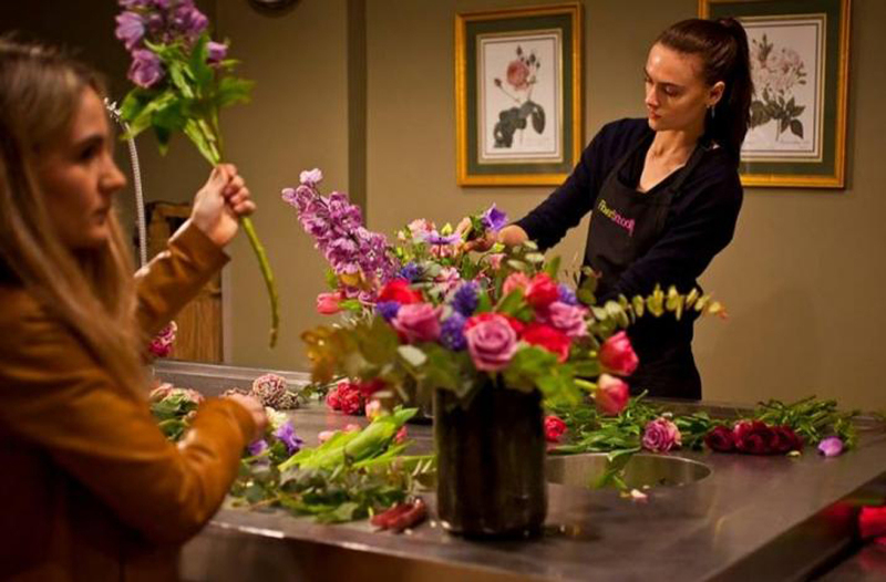 How to Design & Chill Out with Flowers Floral BeautifulNow